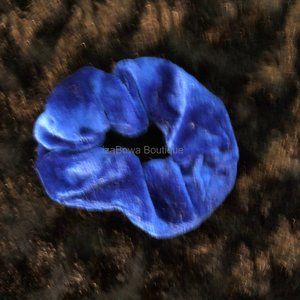 Royal Blue Velvet Scrunchie   -women's-  SC2651  Handmade NWT Boutique